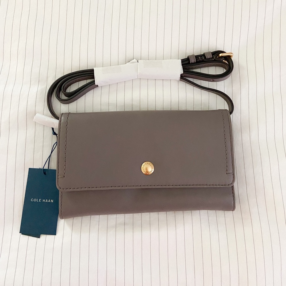 💜Cross body Cole Haan purse💜